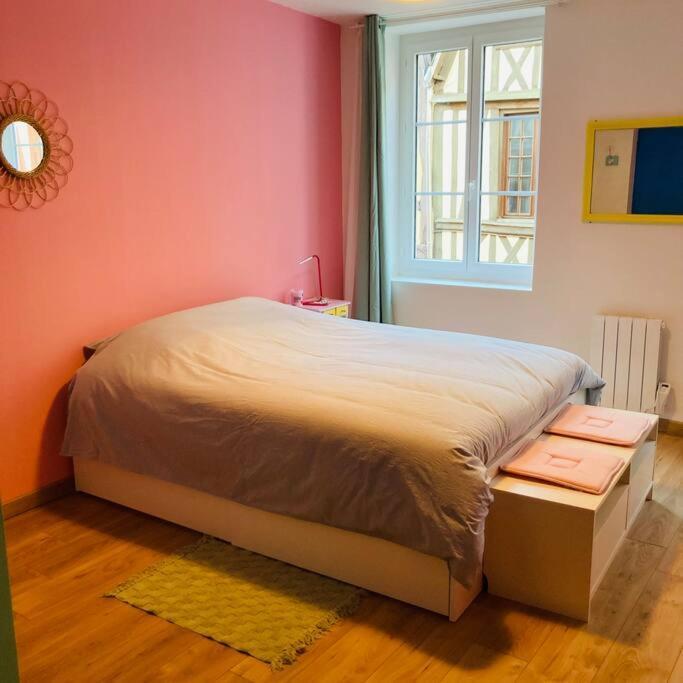 Apartamento Barbapappart - Un Studio Colore Dans Le Centre De Ruan Exterior foto